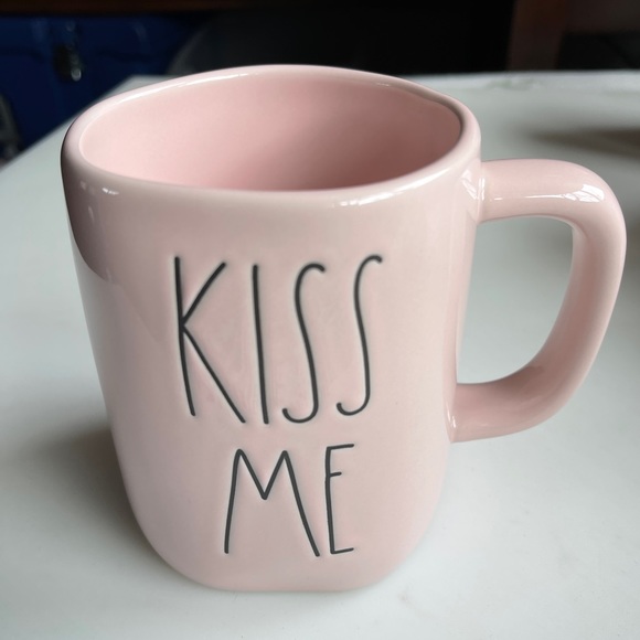 Rae Dunn Ceramic Pink Coffee Mug Kiss Me 16 Oz - Picture 4 of 10